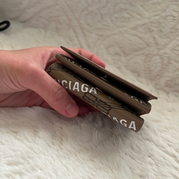 Super Sale ❤️Authentic 💯 Balenciaga Limited Edition Mini Compact Short Wallet - Picture 5 of 10